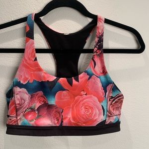 Lululemon sports bra
